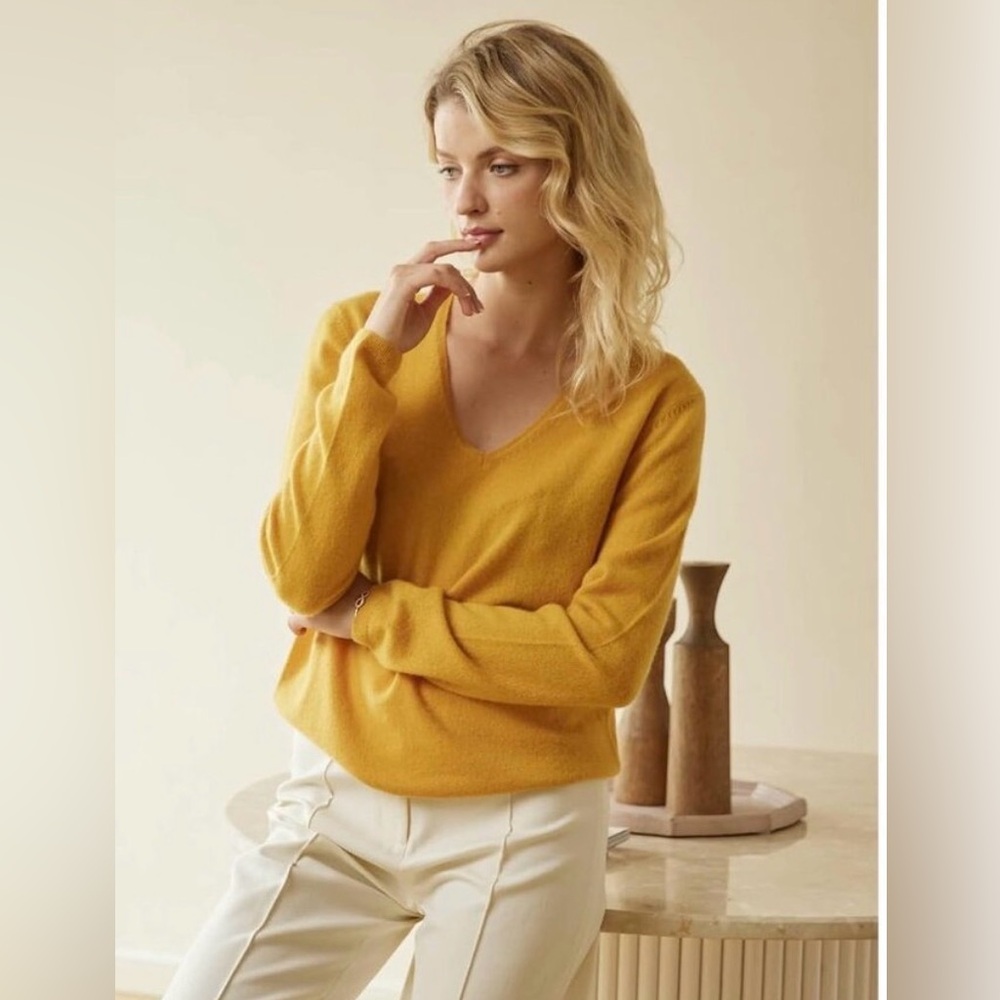 100% Cashmere 360 Cashmere Mustard Yellow Sweater